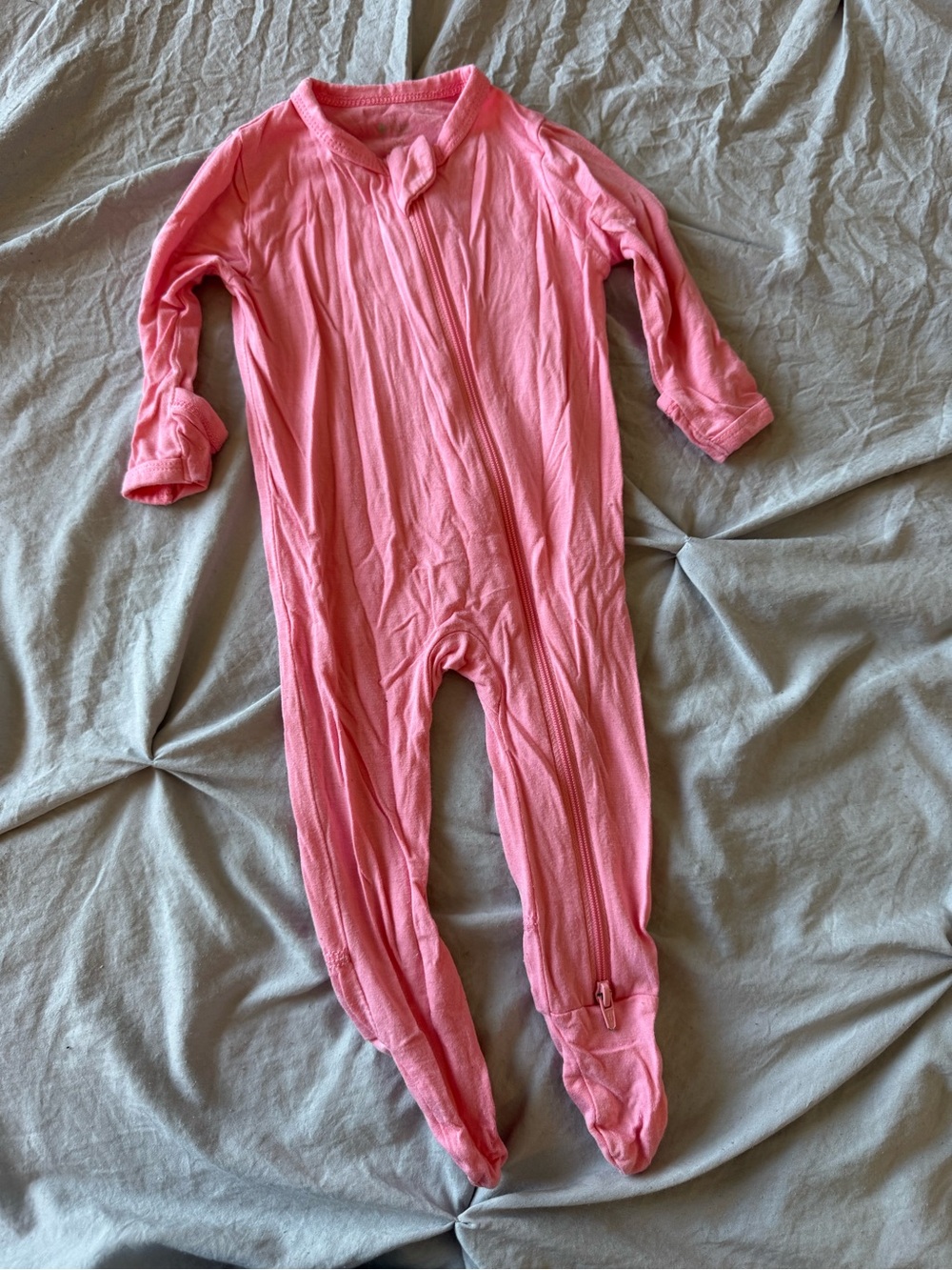 Kyte Baby Zippered Footed Baby One-Piece Pajamas in Rose